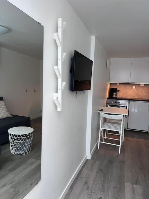 Laegenhet Med Egen Ingang. Apartment ซุนด์สวาลล์ ภายนอก รูปภาพ